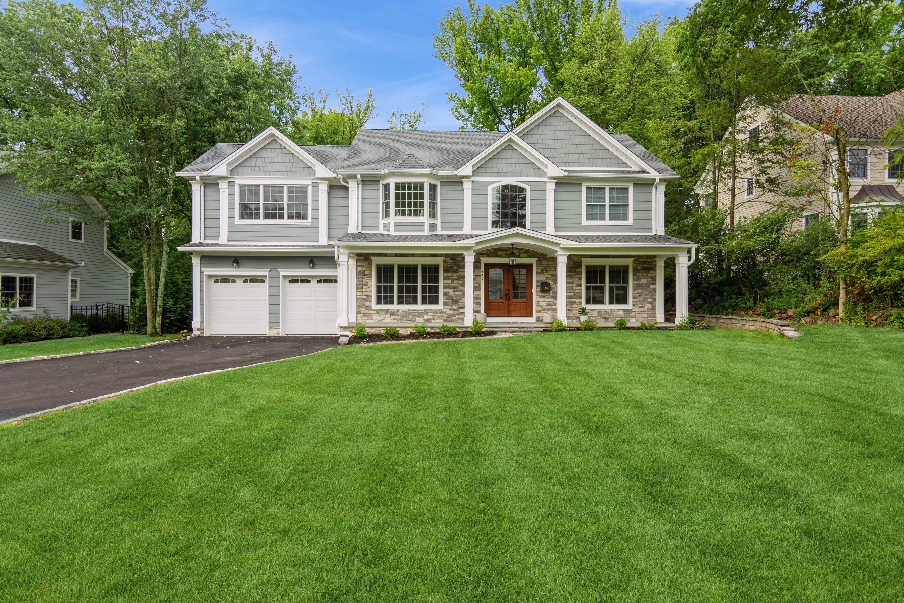 740 Hyslip Ave, Westfield