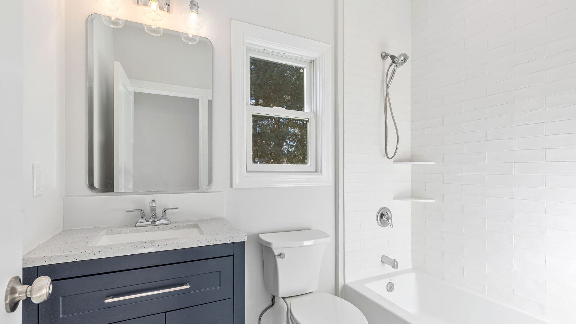 6 Mohawk Trl, Westfield - Photo 2